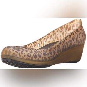 Crocs Carlisa Animal Leopard Print Wedges Casual Slip On Shoe Women's Size 6 New